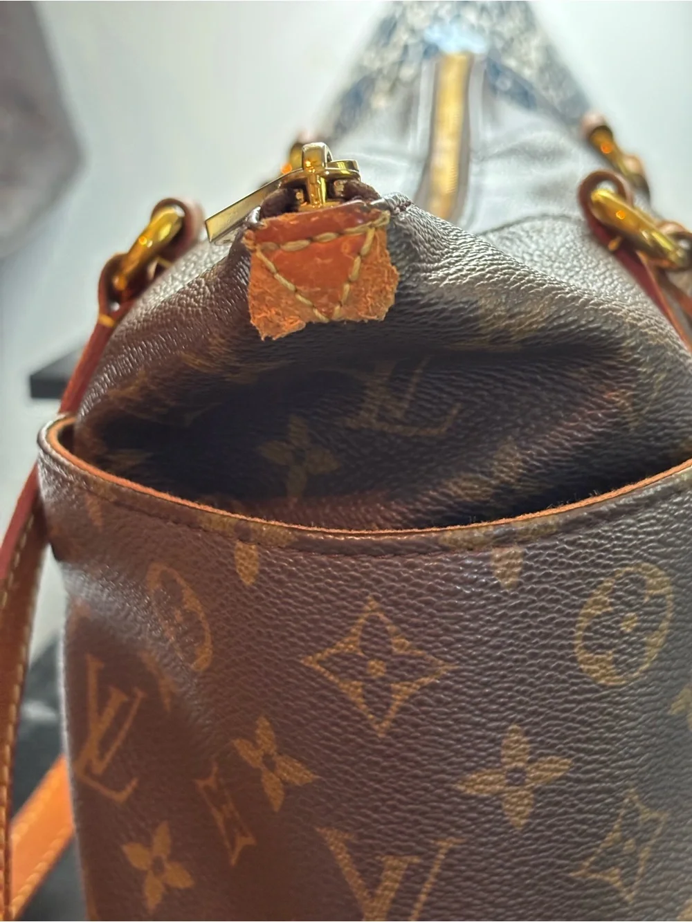 Authentic Louis Vuitton Monogram Totally PM Tote Shoulder Bag Discontinued - Picture 3 of 16